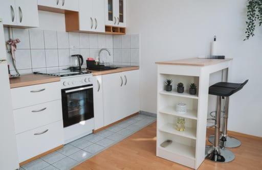 Kutak Apartment *